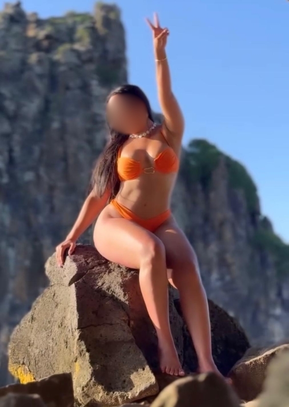 Debora morena peito xl envolvente atrevida