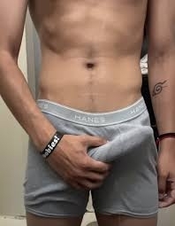 Jovem quente e discreto para todos! 