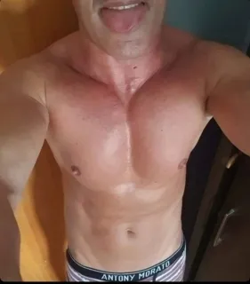 Homem massagista 