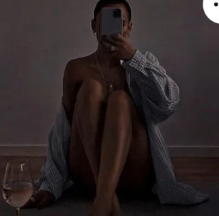Sou elegante e muito discreta