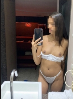 NOV MENINA CARENTE EM BUSCA DE PRAZER 