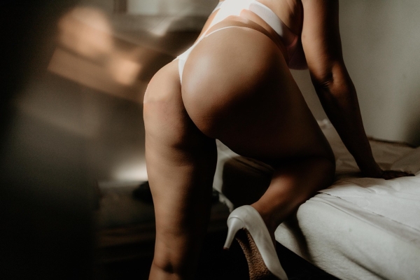 Massagem sensual moreninha brasileira