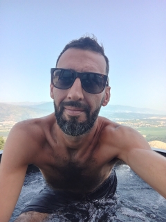 Disponível pra Senhoras, Srs e Casais